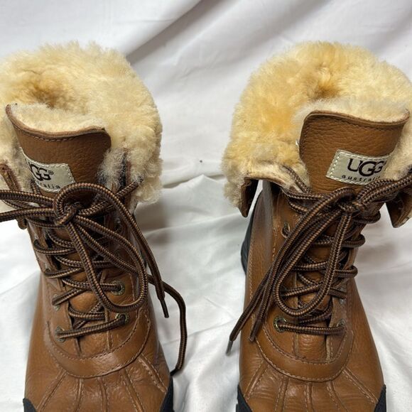 UGG Adirondack Chestnut Leather Boot III. Size 7.5. - Picture 5 of 12